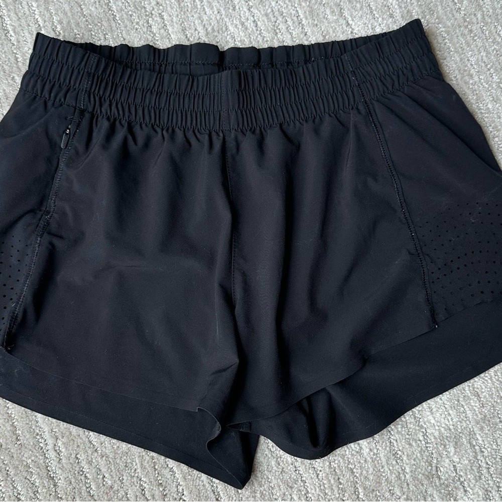 Athleta Hustle 3” Black Shorts